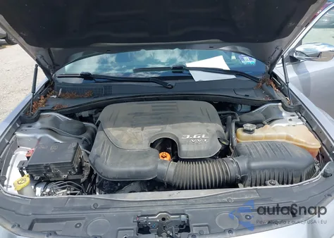 2017 Chrysler 300C z USA, uszkodzony, nr VIN 2C3CCAEG7HH667871